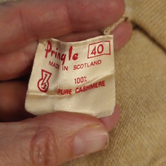 Vintage Bergdorf Goodman 100% Cashmere Button Front Cardiagn - Picture 5 of 5